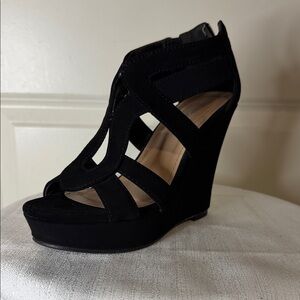 TOP Moda Elegant Black Wedges